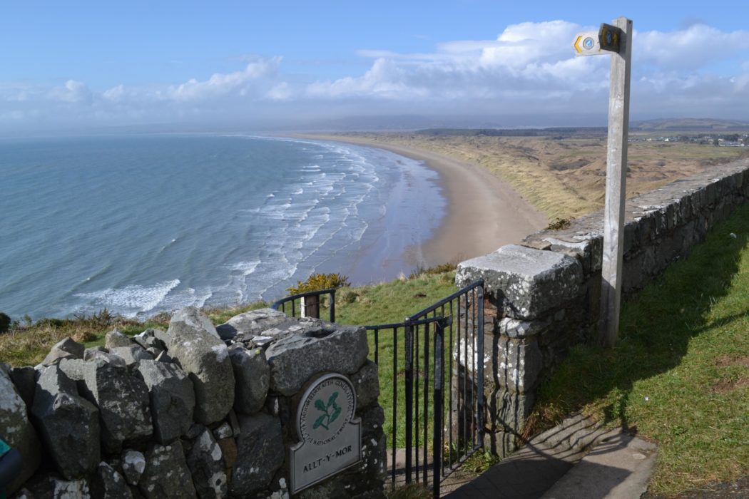 South of Harlech there is a fine prospect north along Cardigan Bay past the dunes of Morfa Harlech