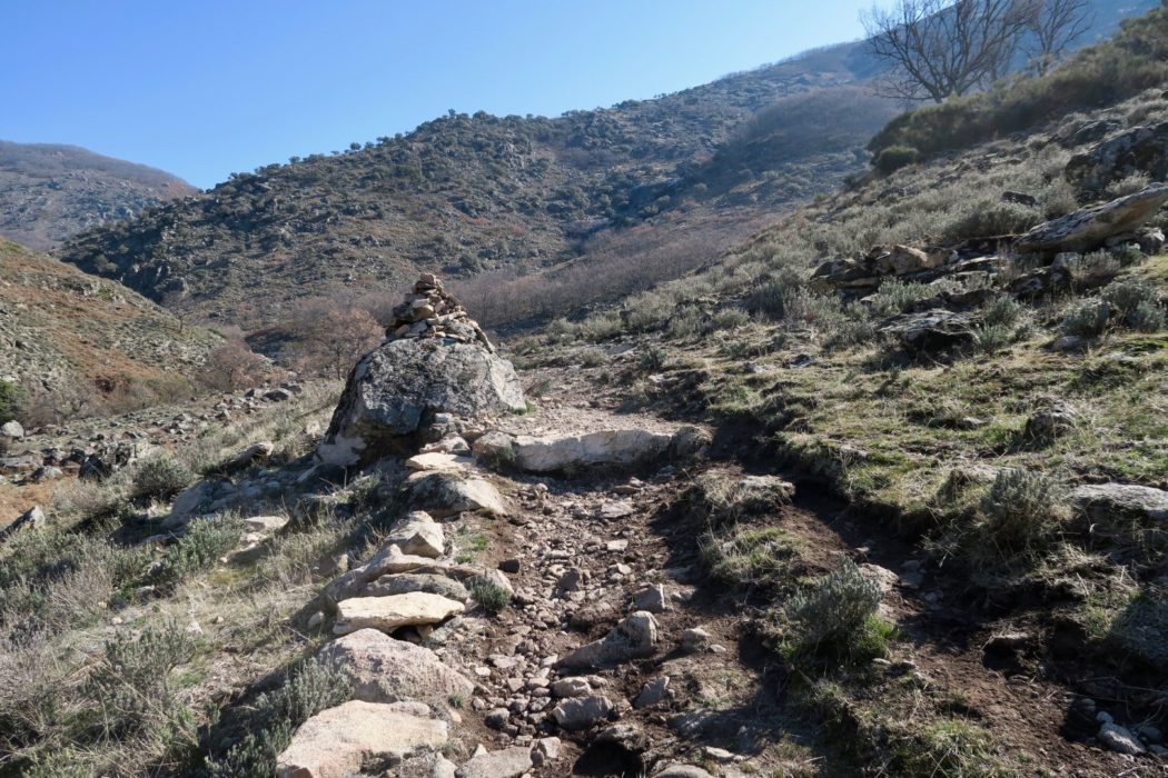 Cairns to guide the walker
