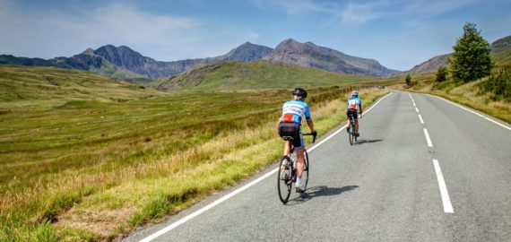 Heading back to Pen Ygrwyd with the Snowdon Horsehshoe straight ahead