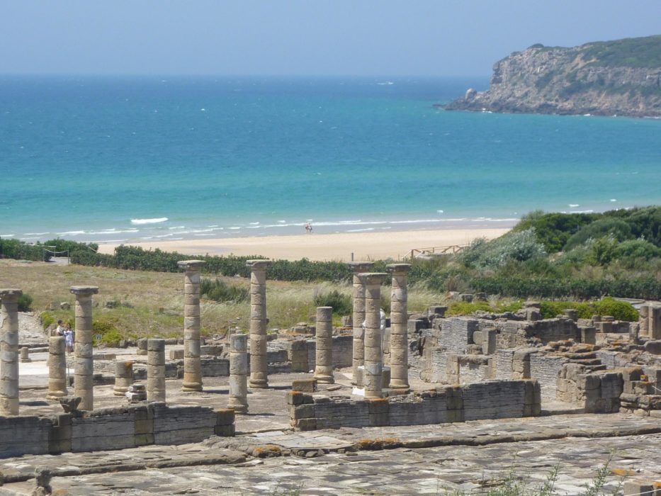 The beach and the Roman ruins of Baelo Claudio, Bolonia