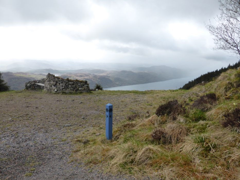 The distinctive blue thistle markers indicate the route throughout