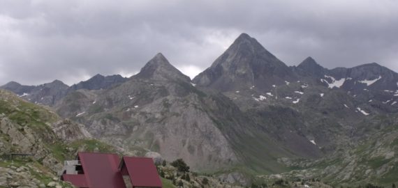 Infierno peaks over Ibón de Respomuso