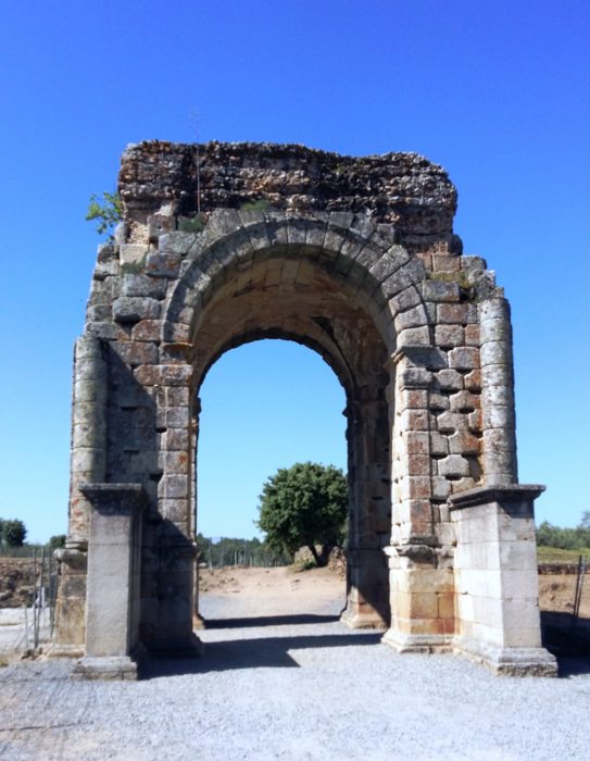 Arco Romano Caparra