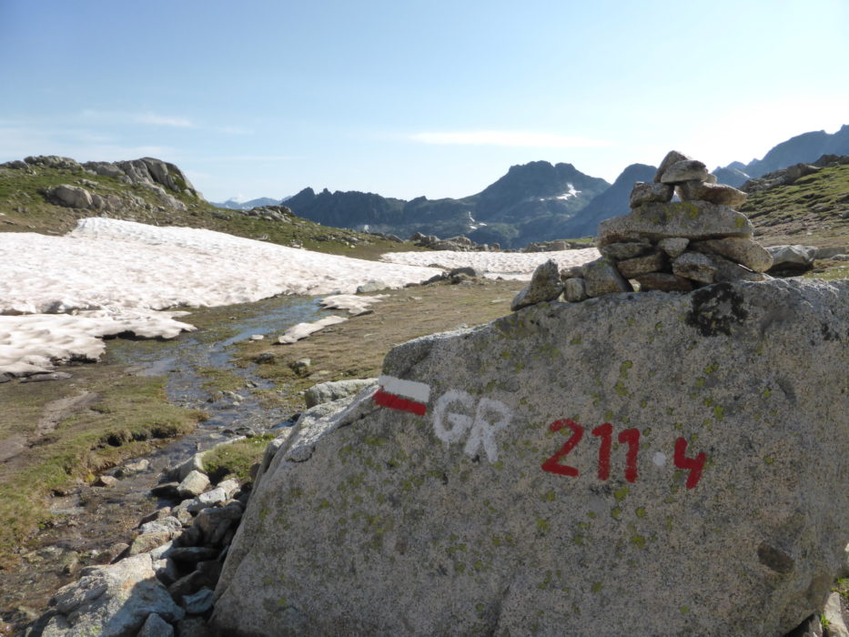 The route follows part of the GR11 clearly identifiable