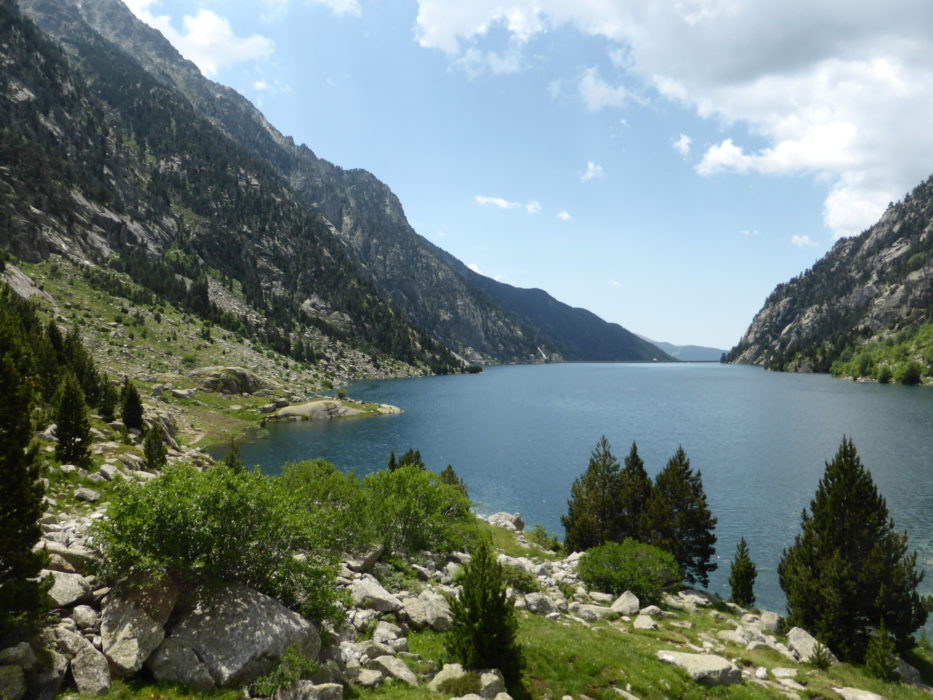 The start, the magnificent Embalse de Cavallers