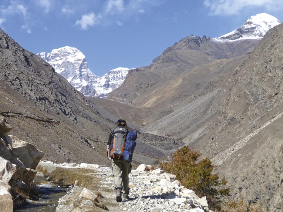 A first glimpse of the bulky summit of Pik Engels