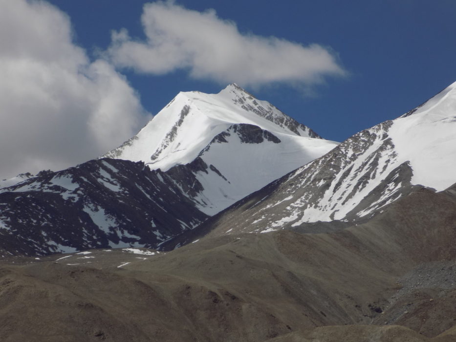 16 Peaks Above Pangong Lake