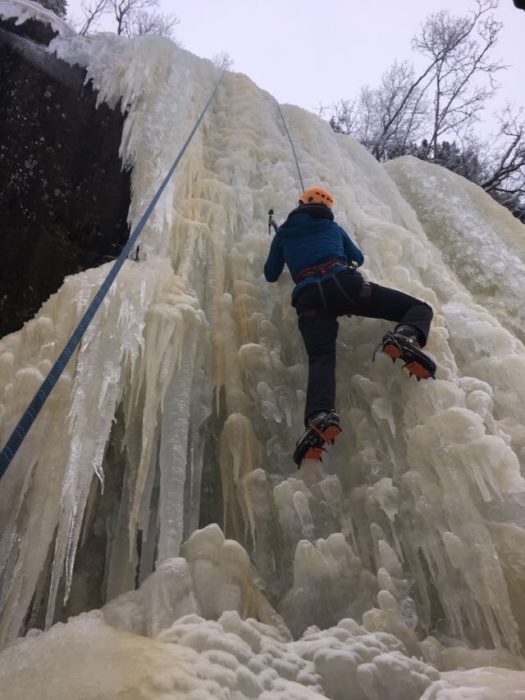 Ice climbing routes in the valley range between 1 to 17 pitches in length, providing opportunities to top-rope as well as lead for the beginner through to the advanced climber.