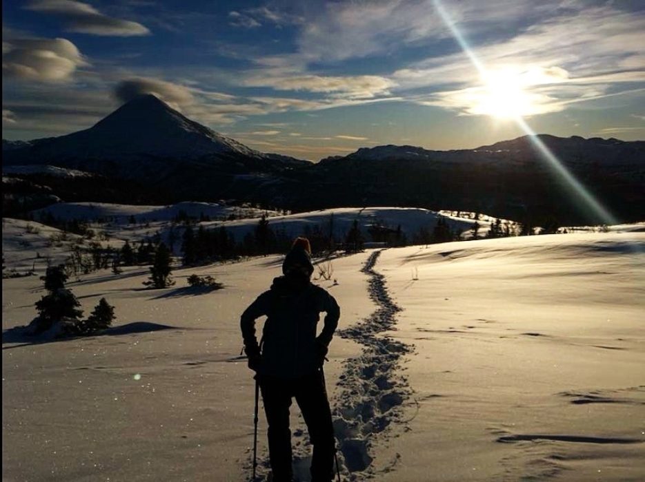The Krossobanen uplift provides access to the Telemark plateau at the Gvepseborg station (890m). This provides access to winter walking, snowshoeing, cross-country skiing and ski-touring.
