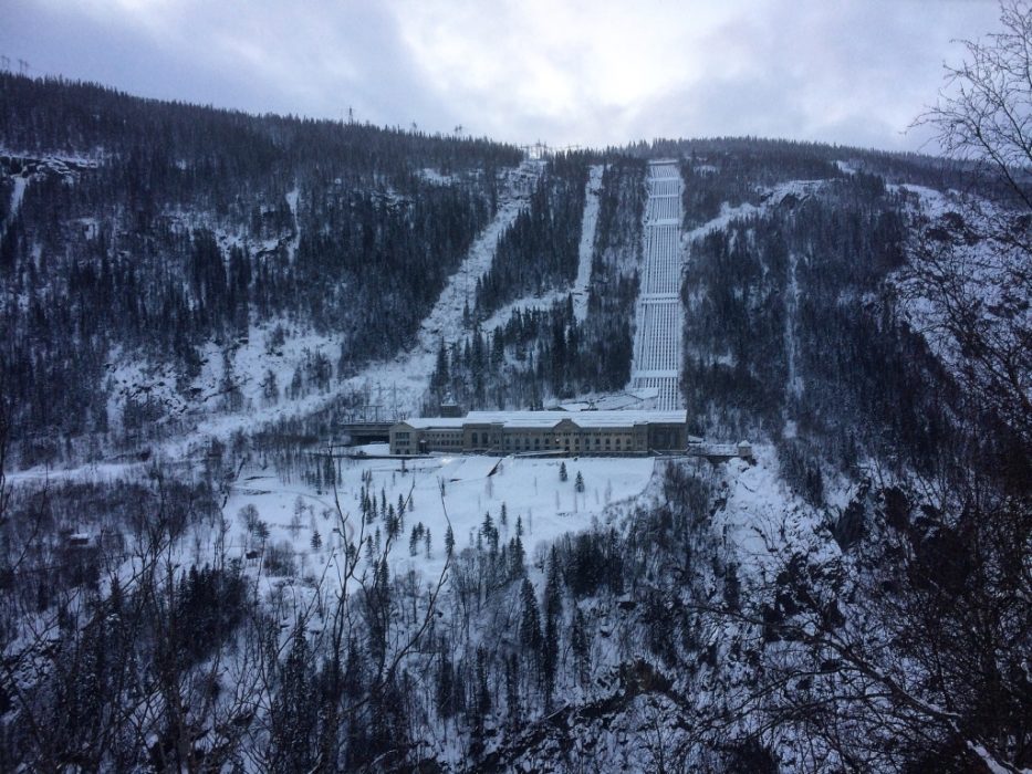 The famous Vemork hydroelectric power plant, now known as the Norwegian workers museum, sits where it did during the second world war. It now houses a museum for the Heroes of the Telemark.