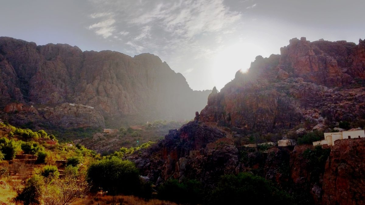Evening sunlight on the walls of Jebel Tikwyene