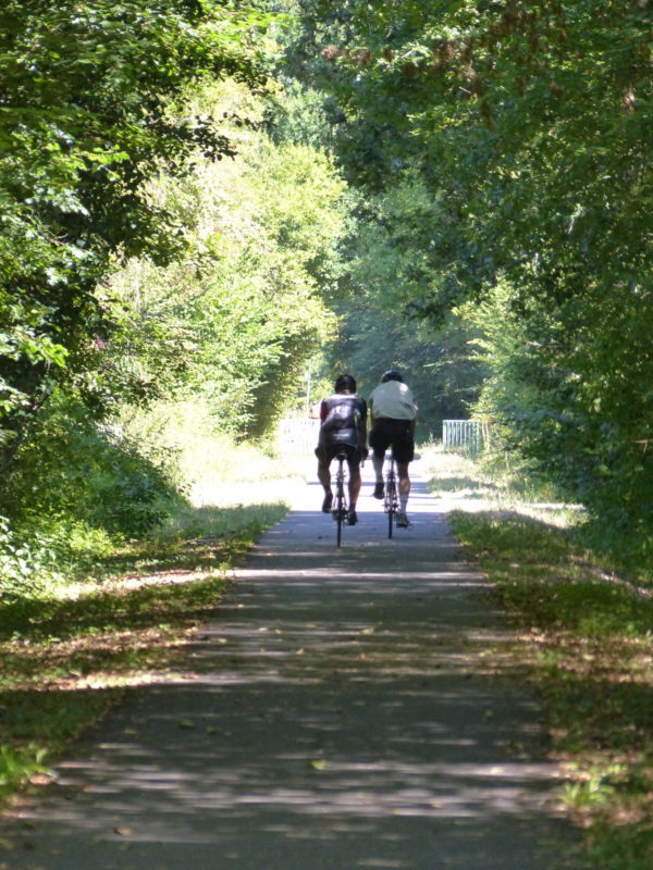 The Garonne Canal offers one of the best routes on traffic-free asphalted paths