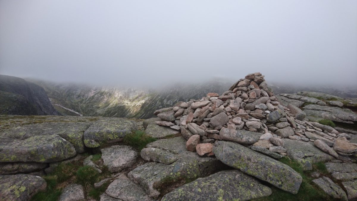 8 Broad Cairn