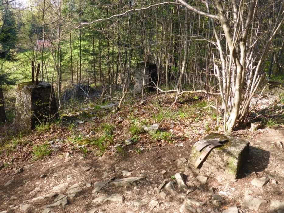 012 Tank traps, also known as Toblerones, a typical Jura historical remnant