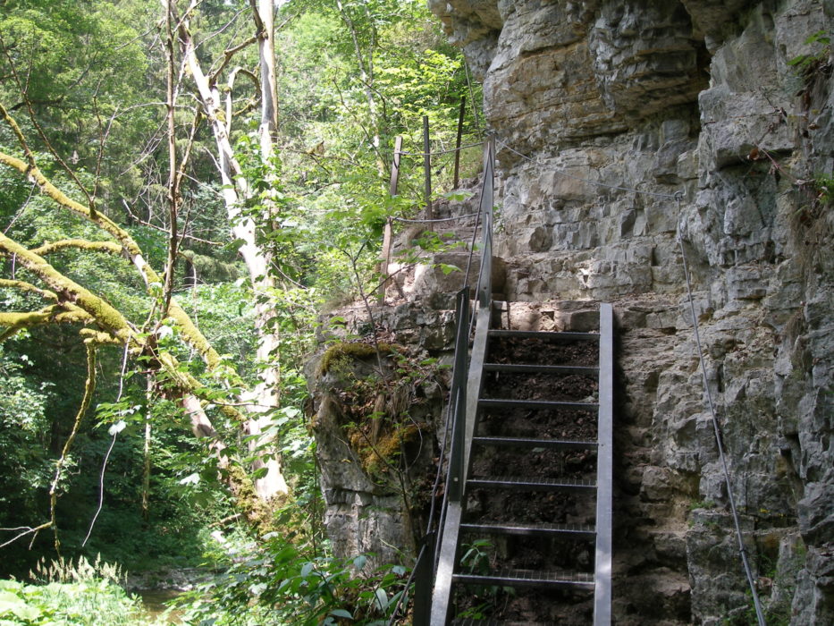 004 The trail clambers through the Wutach Gorge on sometimes quite adventurous paths.