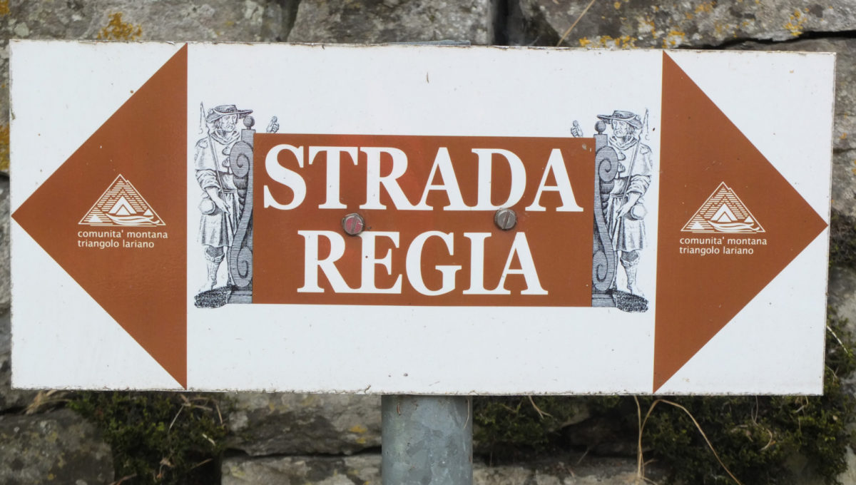 Pic14 The Strada Regia Is Well Signed