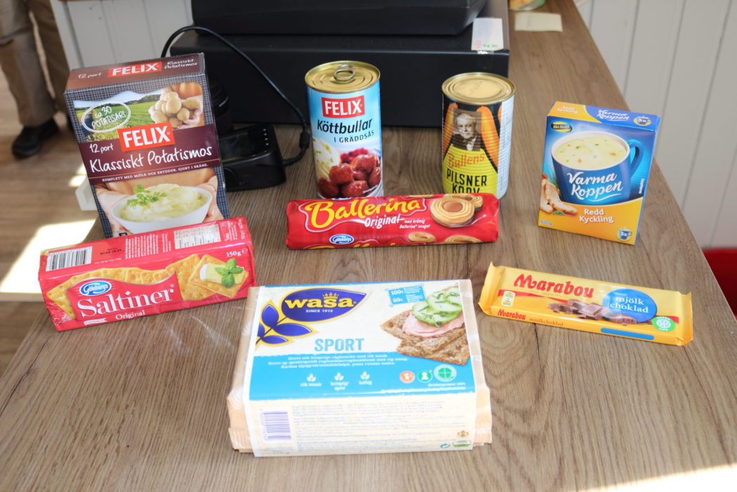 Conventional foods for sale in fjällstuga butik