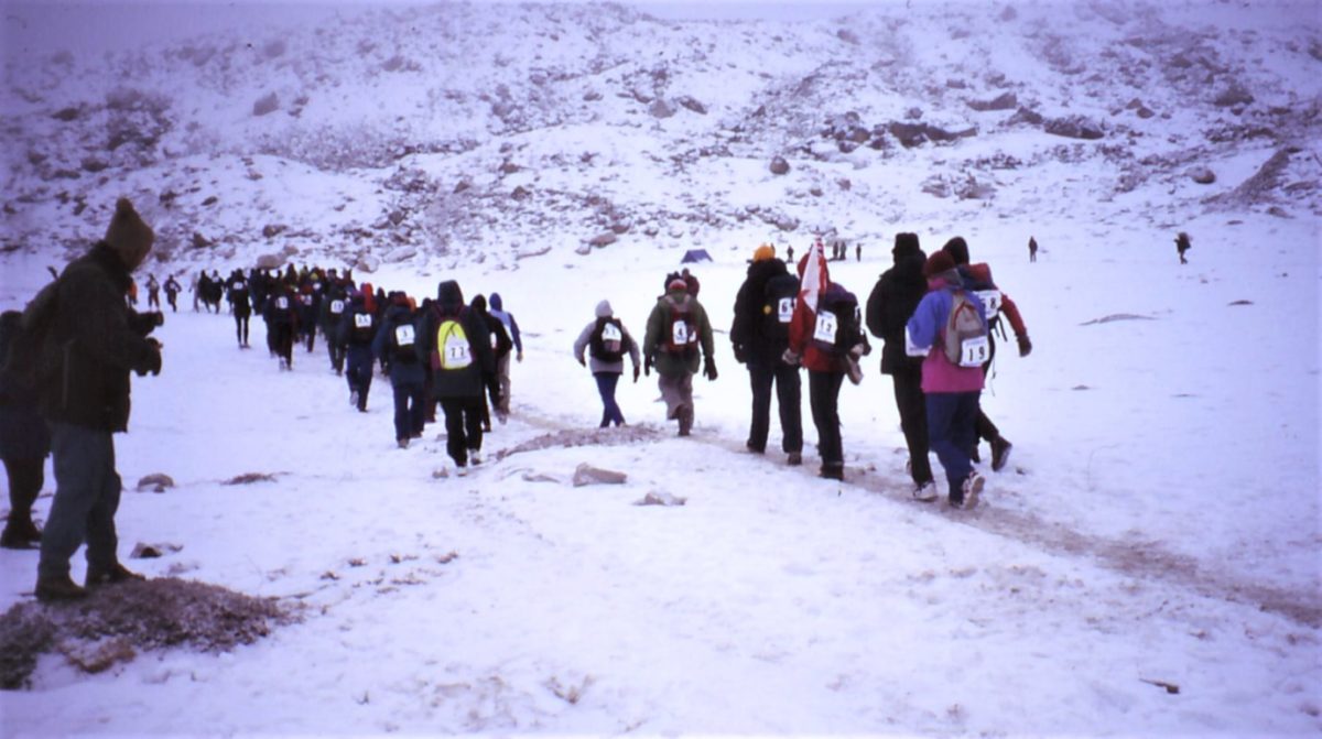 The Snowy Start Of The 2011 Everest Marathon