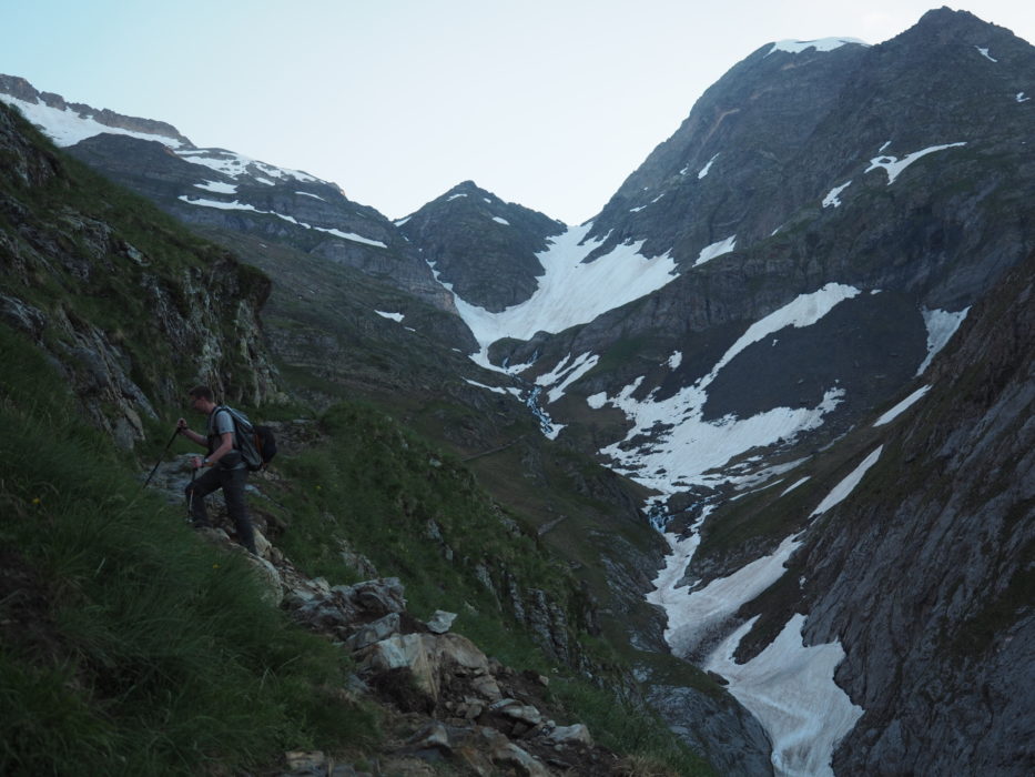 Sun-exposed, snow-free paths until 2400m