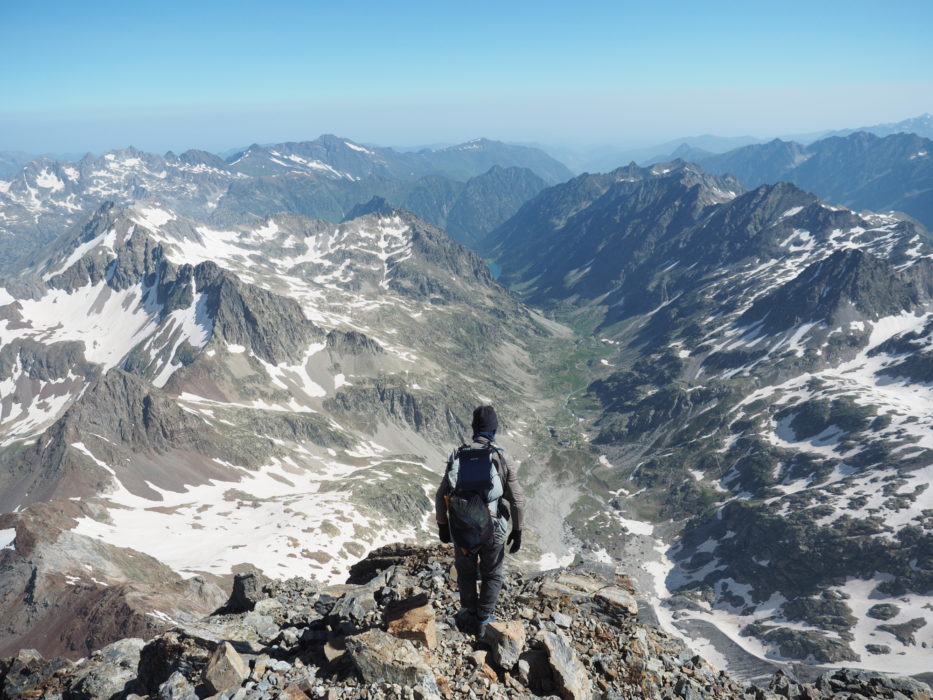 The breathtaking view down to the Gaube valley, with Lac de Gaube clearly visible