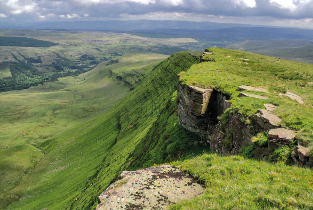 Towards Glyntawe from Fan Hir