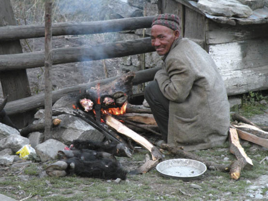 Keeping warm and fed in Kalopani