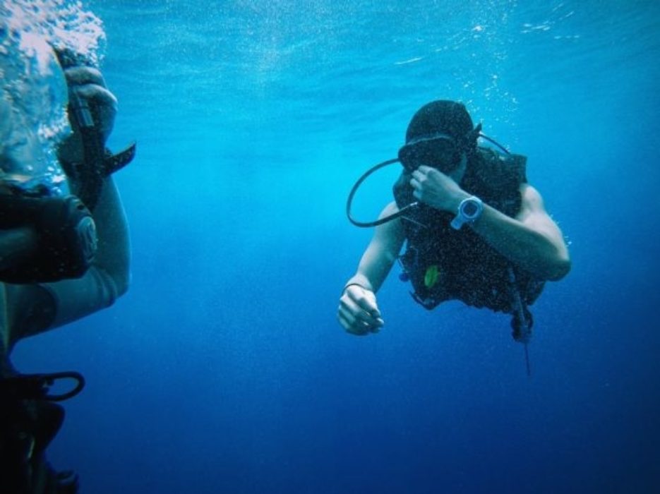 Blue Water 1866976 960 720 600X449, Image source: https://pixabay.com/en/blue-water-divers-equipments-1866976/, Lanzarote - there's something for everyone