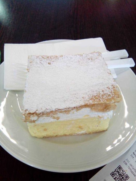 Bled's Famous Cream Cake