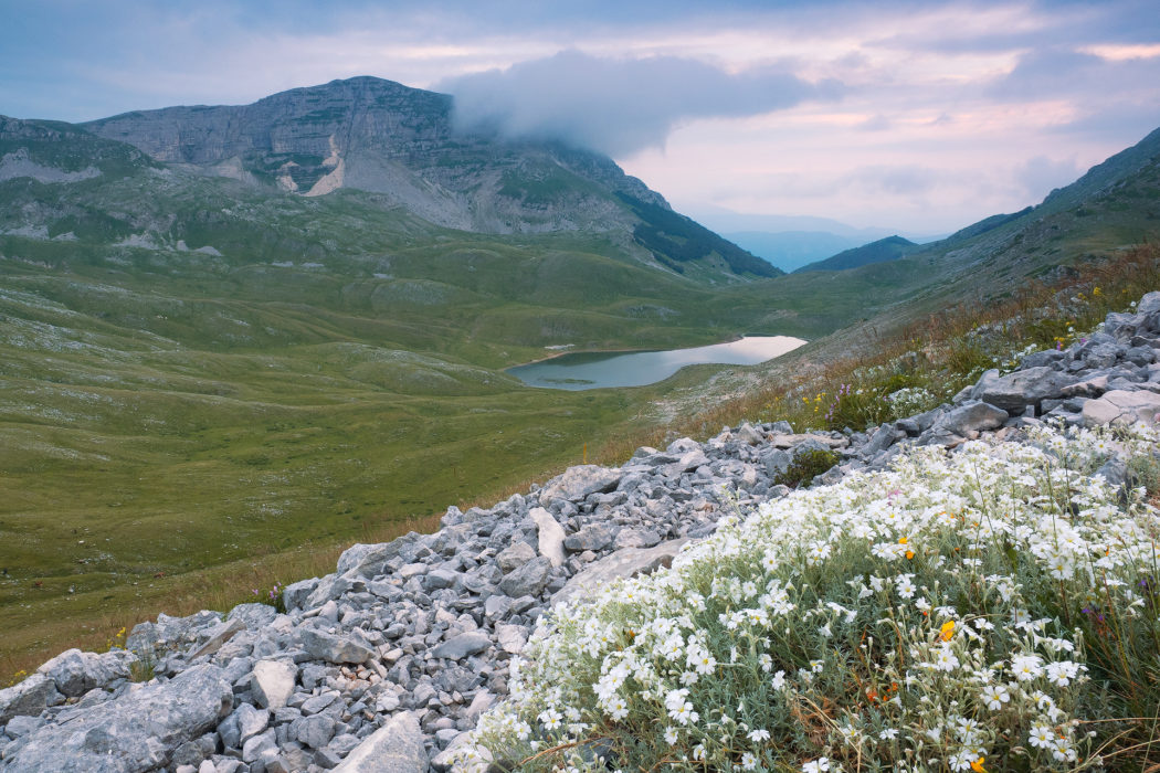 A glimpse of the Duchessa lake